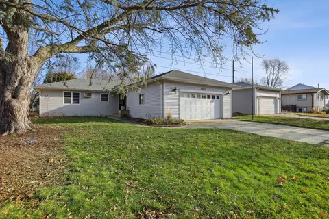 1602 E Fairlawn Dr, Urbana, IL 61802