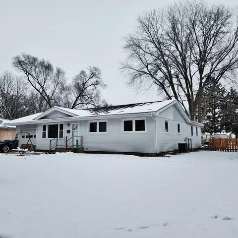 1113 Price St, Morris, IL 60450