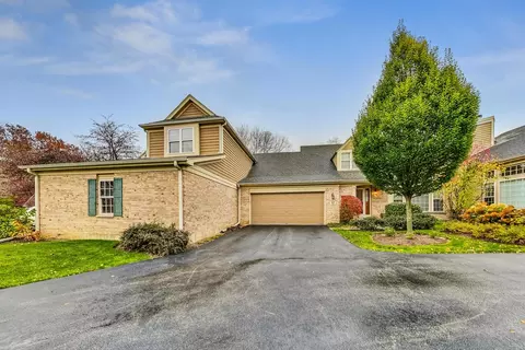 17 Wimbledon Ct, Lincolnshire, IL 60069