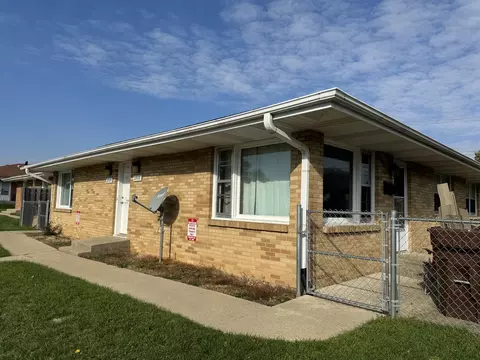 2707 Canterbury Ln, Rockford, IL 61101