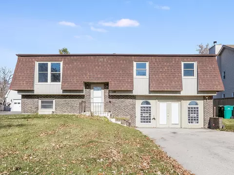 109 W South St, Elwood, IL 60421