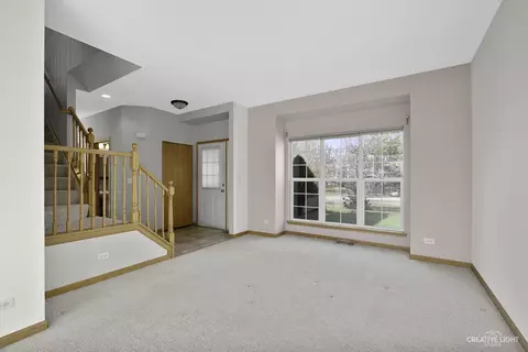 554 Sumac Dr, Aurora, IL 60506 photo 2