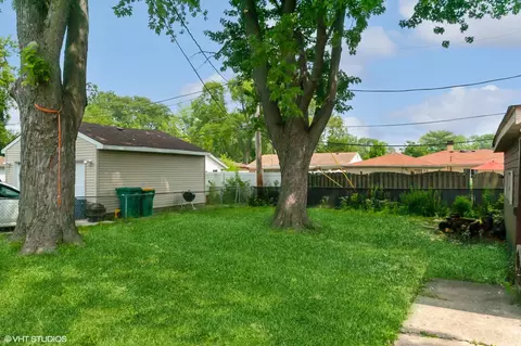 259 E Dennis Rd, Wheeling, IL 60090 photo 2