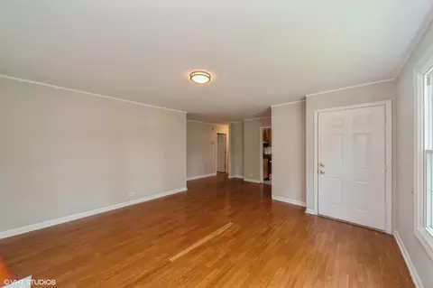 259 E Dennis Rd, Wheeling, IL 60090 photo 4
