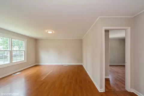 259 E Dennis Rd, Wheeling, IL 60090 photo 5