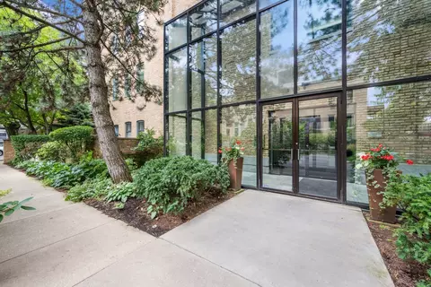 2100 N Racine Ave #3H, Chicago, IL 60614