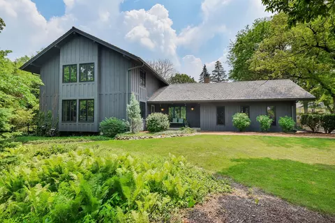 1390 Shady Ln, Wheaton, IL 60187