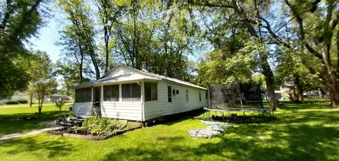 1562 Faithorn Ave, Crete, IL 60417