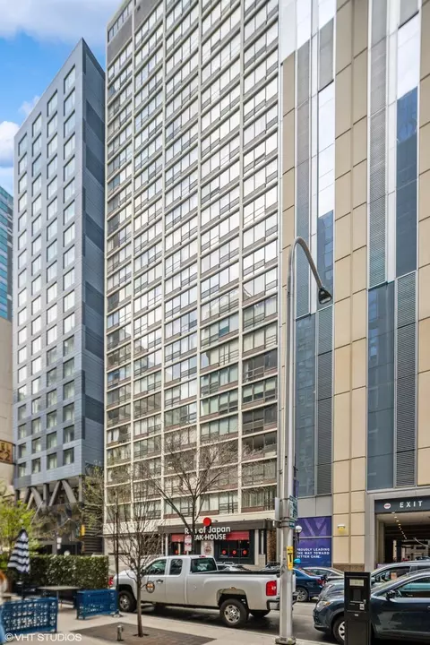 230 E Ontario St #2302, Chicago, IL 60611