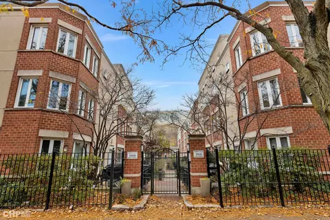 3900 N Fremont St #G, Chicago, IL 60613