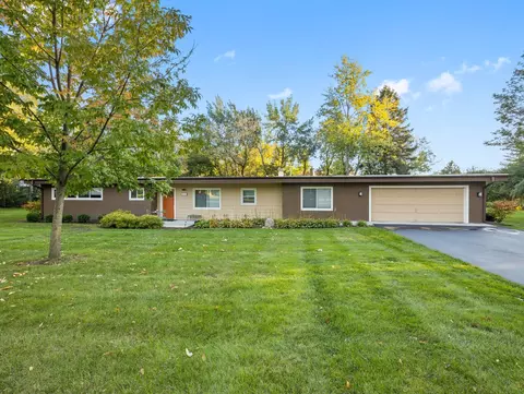 22 W351 Buena Vista Dr, Glen Ellyn, IL 60137