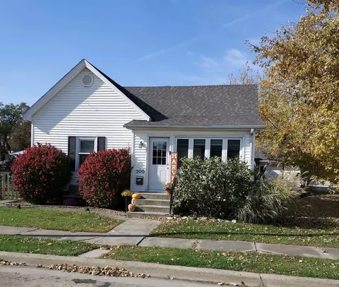200 S Washington St, Tuscola, IL 61953