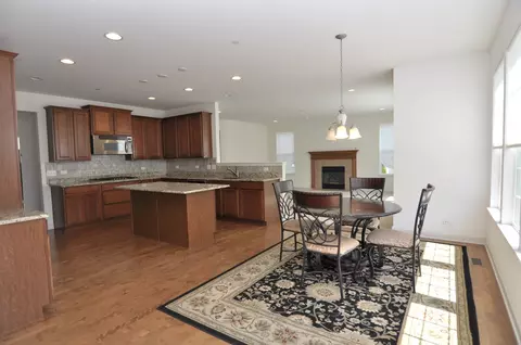 5897 Chatham Dr, Hoffman Estates, IL 60192 photo 13