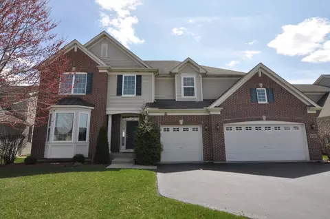 5897 Chatham Dr, Hoffman Estates, IL 60192