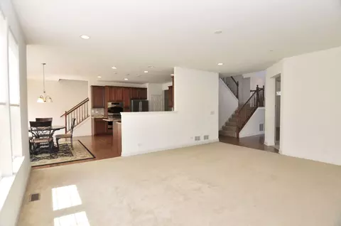 5897 Chatham Dr, Hoffman Estates, IL 60192 photo 9