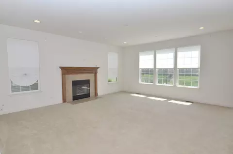 5897 Chatham Dr, Hoffman Estates, IL 60192 photo 7