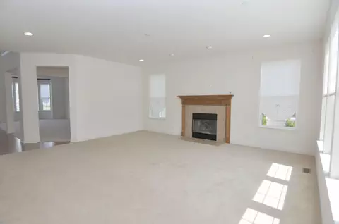 5897 Chatham Dr, Hoffman Estates, IL 60192 photo 8