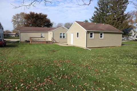 415 Whitver St, Walnut, IL 61376 photo 4