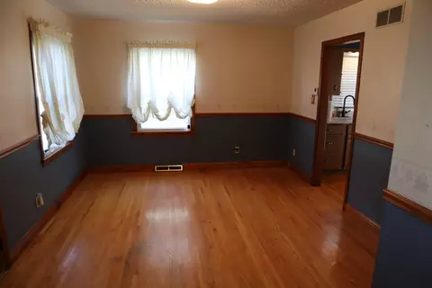 415 Whitver St, Walnut, IL 61376 photo 8