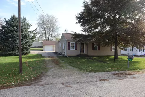 415 Whitver St, Walnut, IL 61376