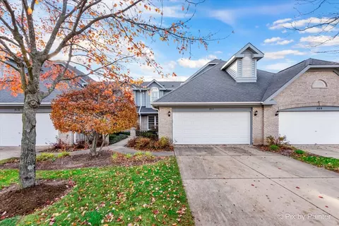 311 Lynwood Cir, Bloomingdale, IL 60108