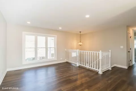 5 Golfview Ct, Round Lake Beach, IL 60073 photo 4
