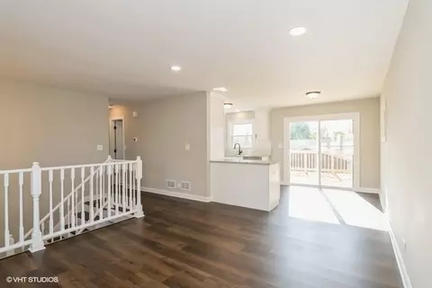 5 Golfview Ct, Round Lake Beach, IL 60073 photo 6