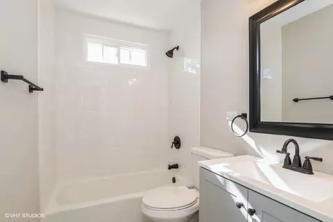 5 Golfview Ct, Round Lake Beach, IL 60073 photo 9