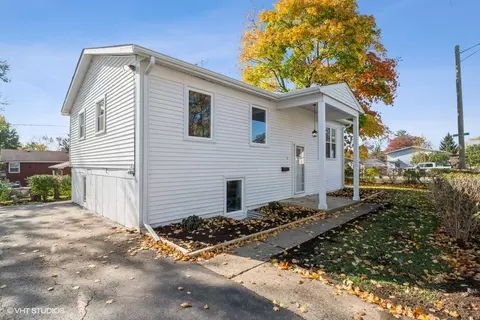 5 Golfview Ct, Round Lake Beach, IL 60073