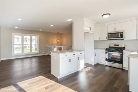 5 Golfview Ct, Round Lake Beach, IL 60073 photo 8