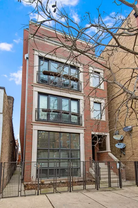 1404 W Erie St #1, Chicago, IL 60642