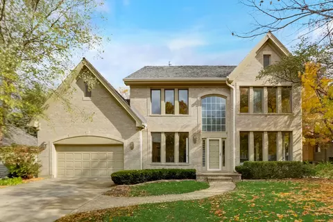 795 Creek Bend Dr, Vernon Hills, IL 60061