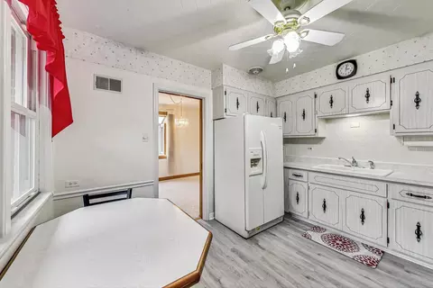 2437 W Forestview Ave, North Riverside, IL 60546 photo 14