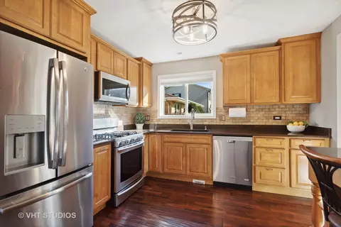 212 E Crestview Ave, Elmhurst, IL 60126 photo 3