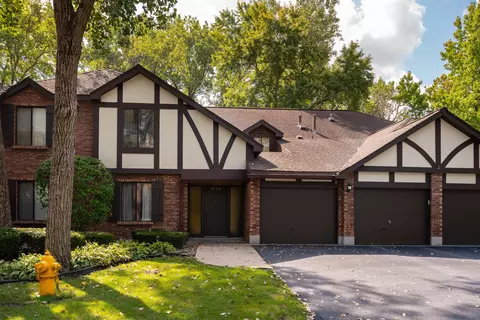 8135 Willow Dr #C, Palos Hills, IL 60465