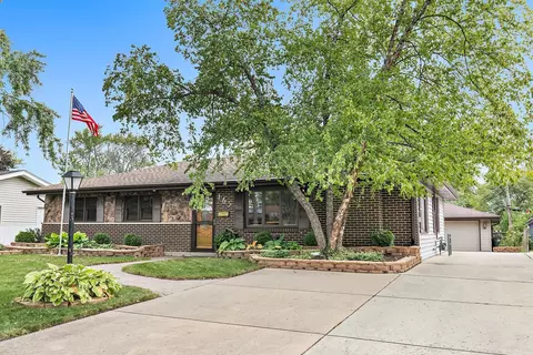 165 Washington Blvd, Hoffman Estates, IL 60169 photo 2