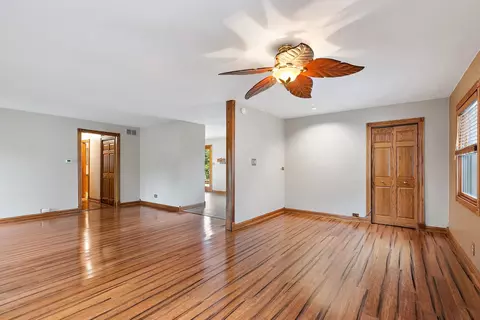 165 Washington Blvd, Hoffman Estates, IL 60169 photo 7