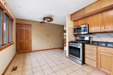 165 Washington Blvd, Hoffman Estates, IL 60169 photo 10