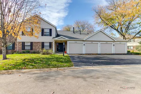 5128 Coventry Ln #8-D-1, Gurnee, IL 60031