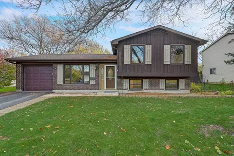 1101 Heartwood Ln, Lake Zurich, IL 60047