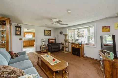 6002 Pine St, Harvard, IL 60033 photo 4