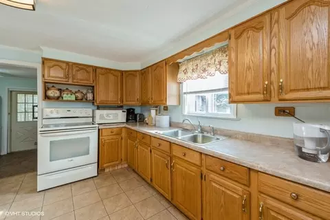 6002 Pine St, Harvard, IL 60033 photo 6