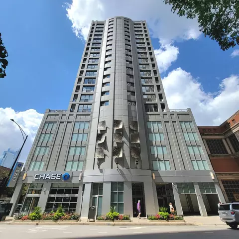 600 N Dearborn St #1701, Chicago, IL 60654