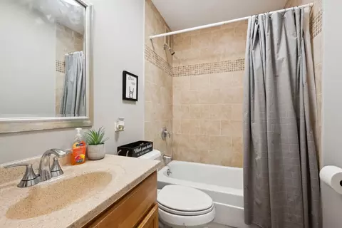 1 E Scott St #408, Chicago, IL 60610 photo 8