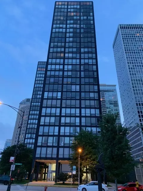 880 N Lake Shore Dr #20F, Chicago, IL 60611