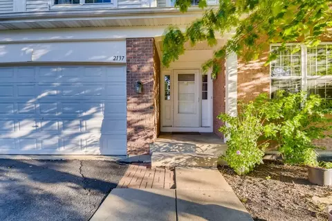 2137 W Silverleaf Ln, Addison, IL 60101 photo 2