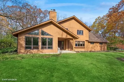 4802 Deering Oaks Ln, Crystal Lake, IL 60012