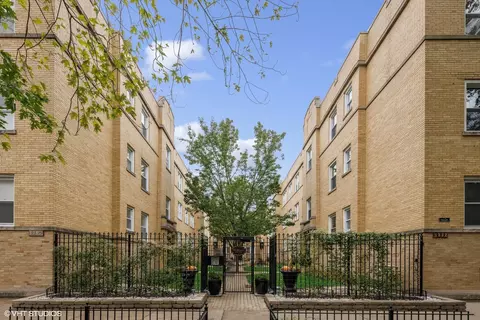 1332 W Estes Ave #3S, Chicago, IL 60626