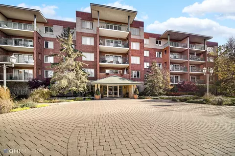 3850 W Bryn Mawr Ave #306, Chicago, IL 60659
