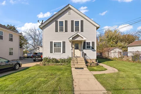 645 Woodlawn Ave, Aurora, IL 60506
